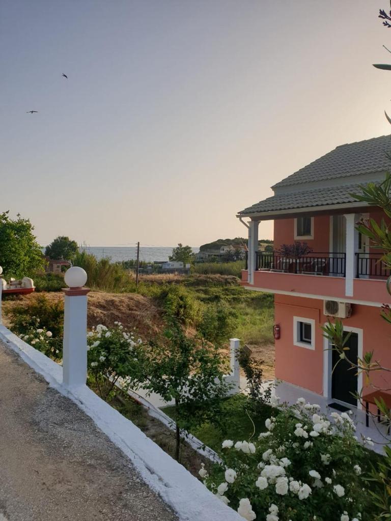 Angela's house by the sea photo 1