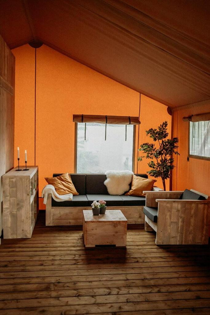 Safaritent met privé sanitair - met weids uitzicht photo 1