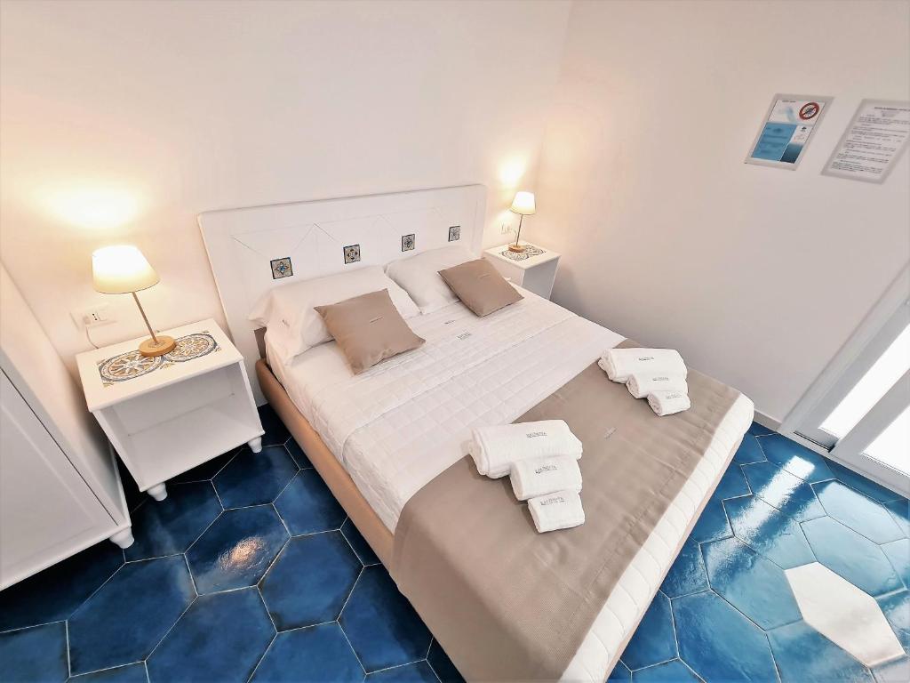 Kalinifta Rooms Apartment - Tap to explore photos