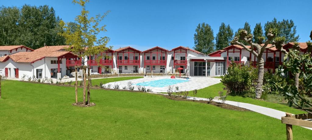Résidence Néméa Le Domaine d'Uhaina photo 3