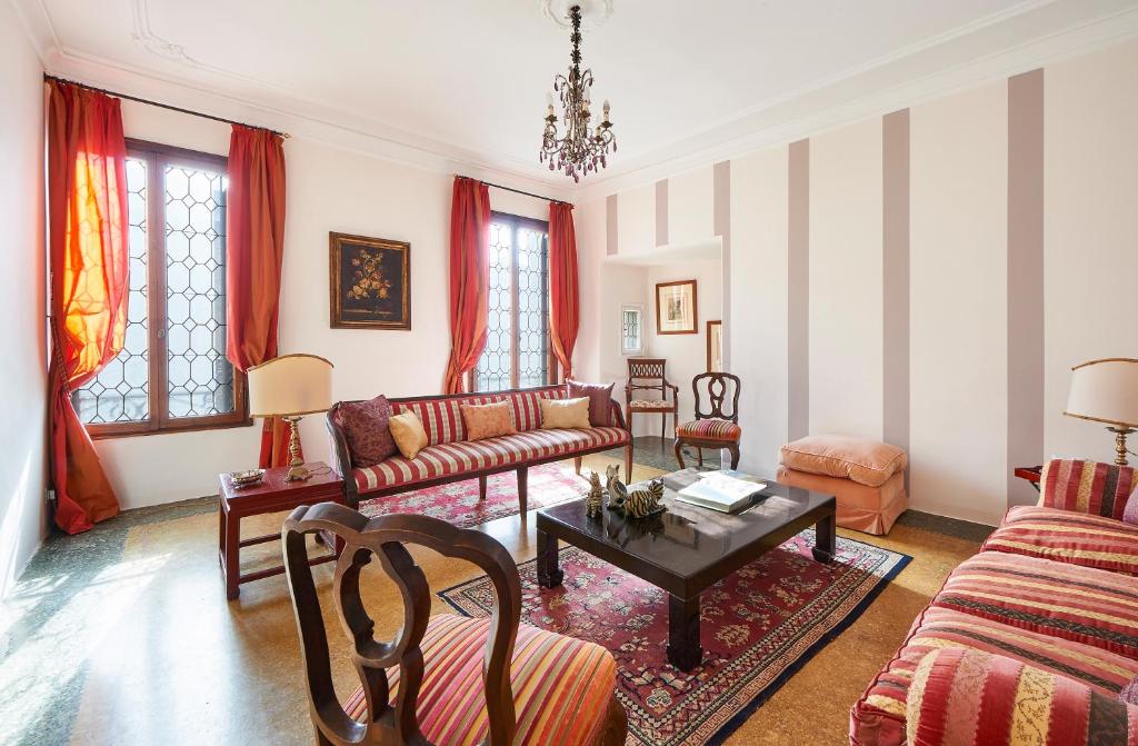 Ca' Fenice, charming apartment in San Marco, sleep 7 photo 4
