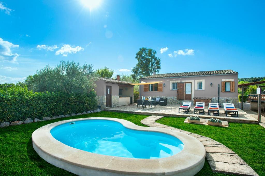 Owl Booking Villa Garreta - Rustic Stay with Mountain Views photo 3