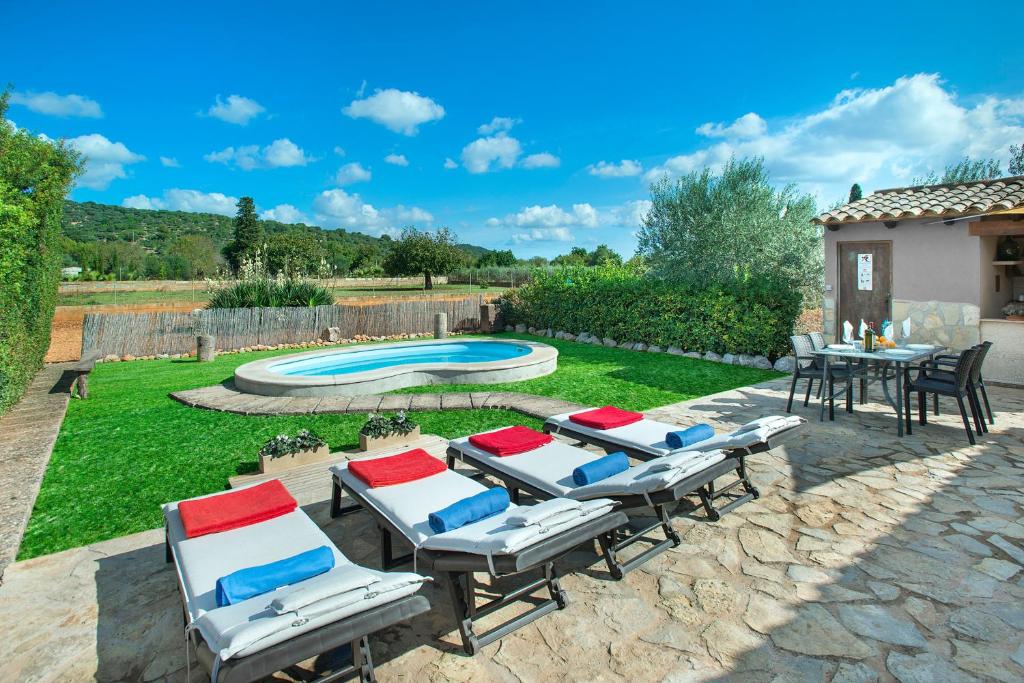 Owl Booking Villa Garreta - Rustic Stay with Mountain Views photo 2