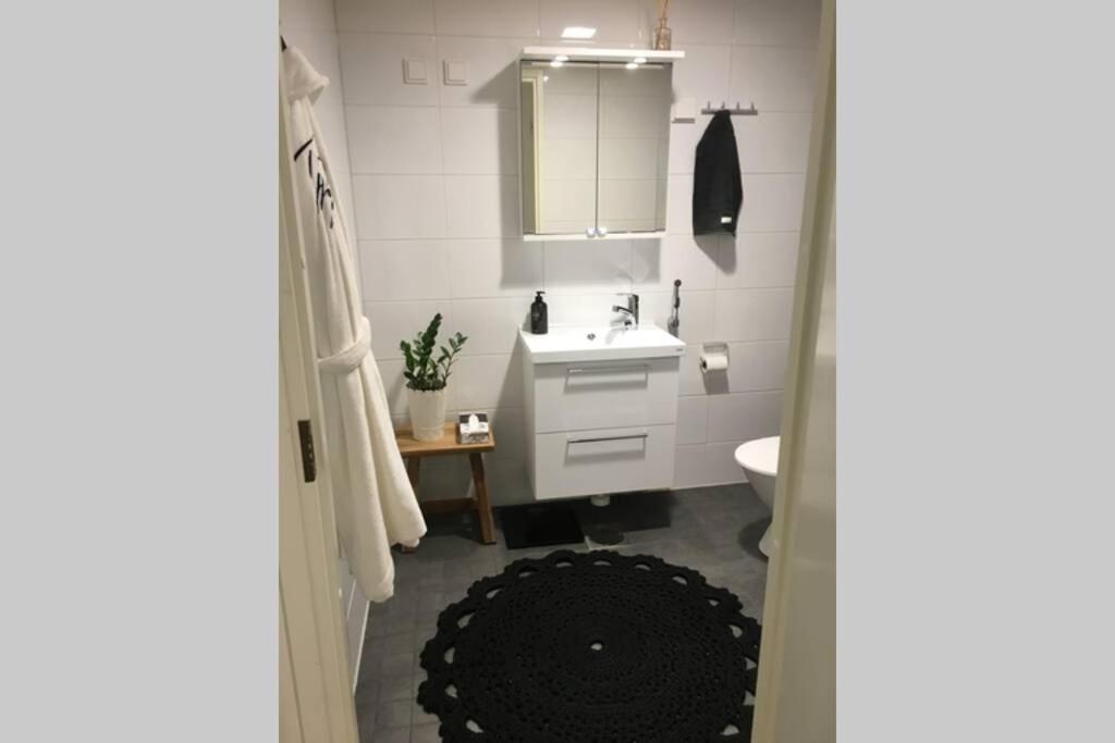 MODERNI YKSIÖ HUIPPUSIJAINNILLA! photo 1