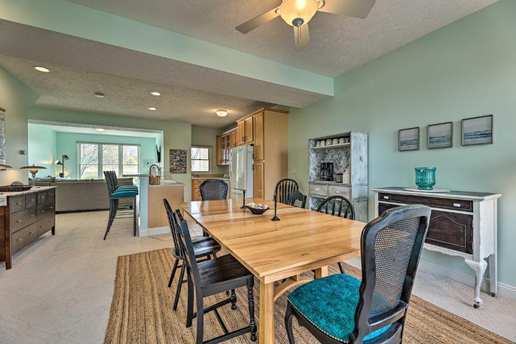 Bright, Beautiful Manistee Condo Near Beach and Pool photo 1