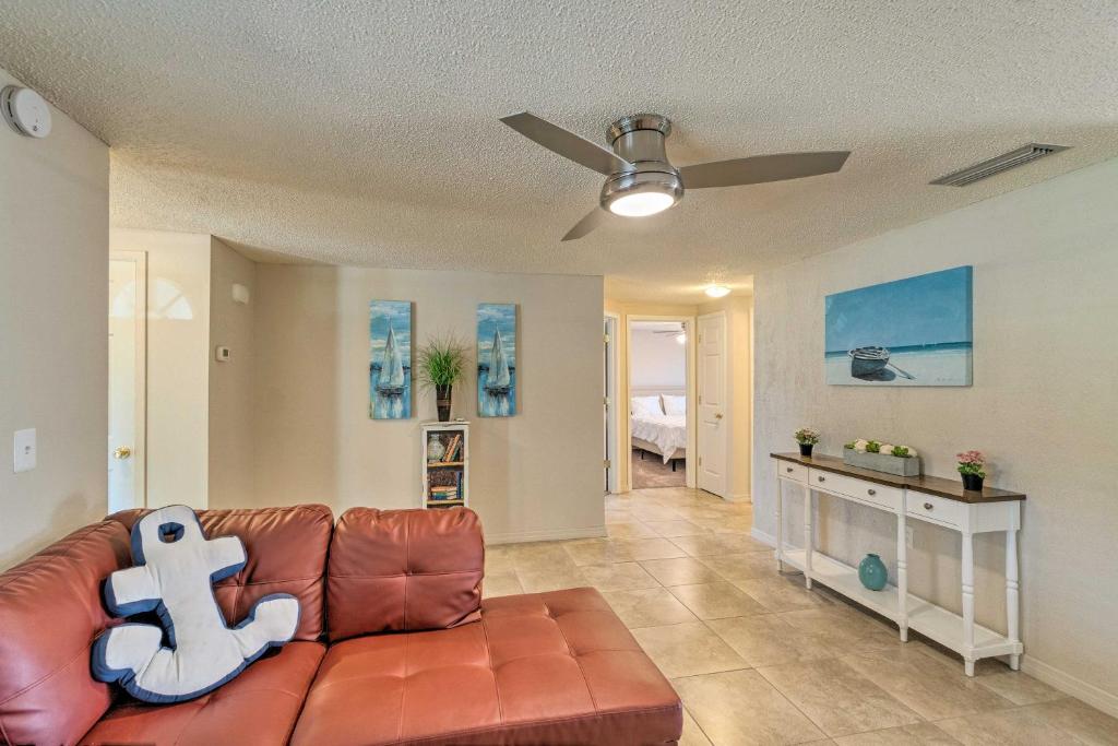 Bright Venice Home with Yard Less Than 4 Miles to Beach! photo 4