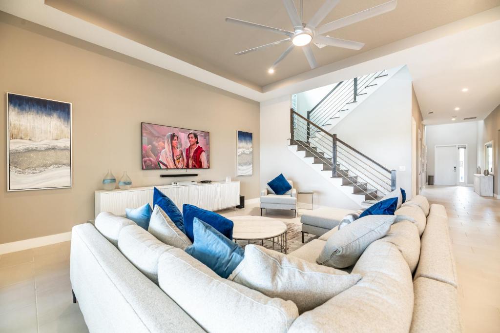 Amazing Home in Bears Den Near Disney with Private Pool, Shuffleboard Table & Resort Amenities - 960JN photo 3