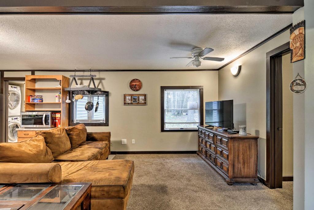 Gaylord Home with Fire Pit - 3 Mi to Otsego Lake! photo 4