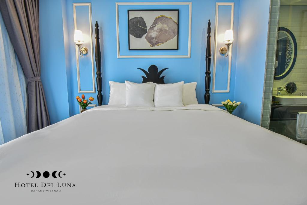 Hotel Del Luna by LUK Global Room Type - King Room with Balcony and City View Hotel Del Luna by LUK Global Room Type - King Room with Balcony and City View