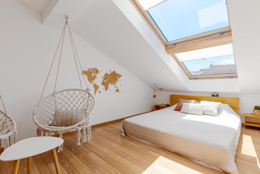 Roof Rooms photo 2