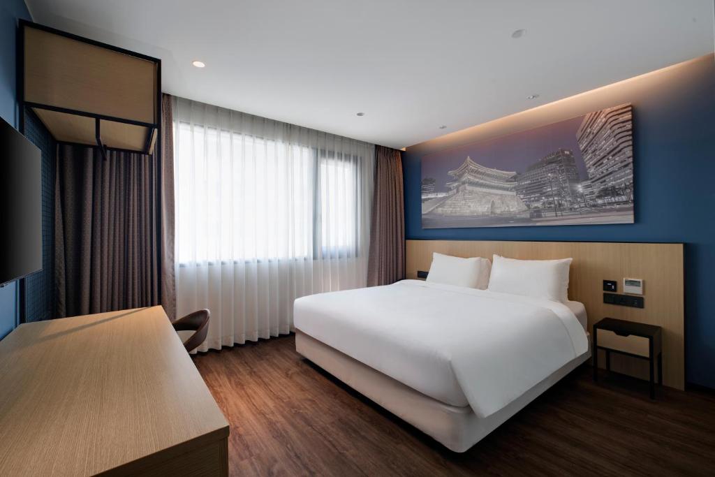 Travelodge Myeongdong City Hall photo 1
