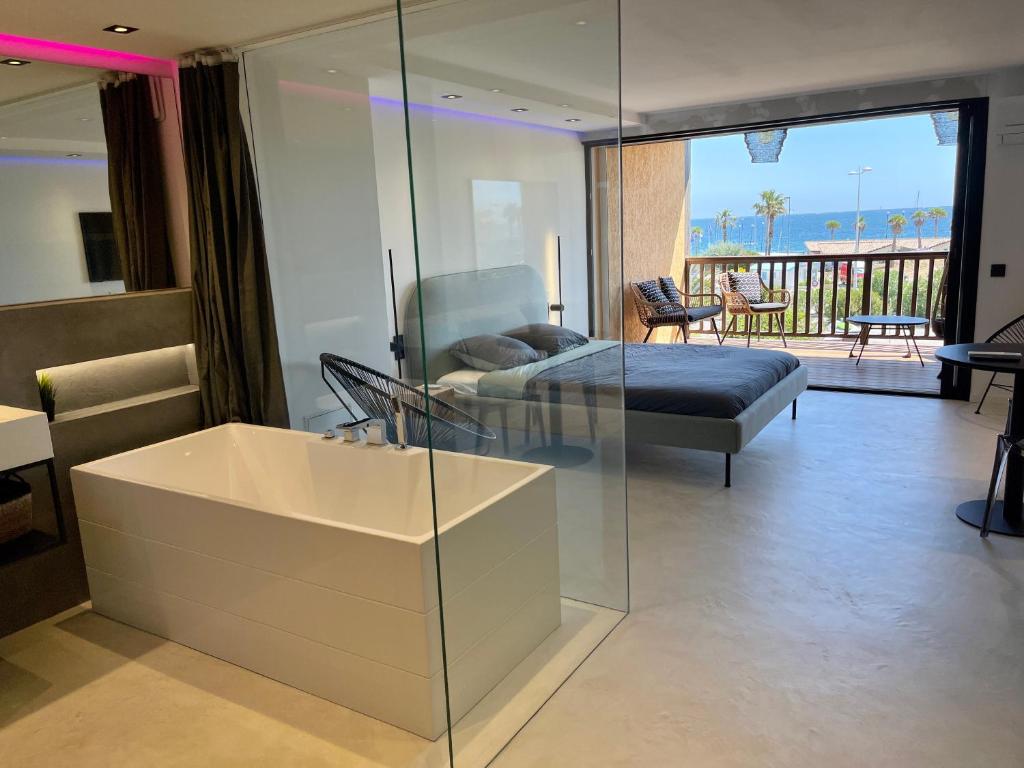 Appartement neuf climatisé - vue mer Saint-Tropez - 50m plage et port - piscine photo 1