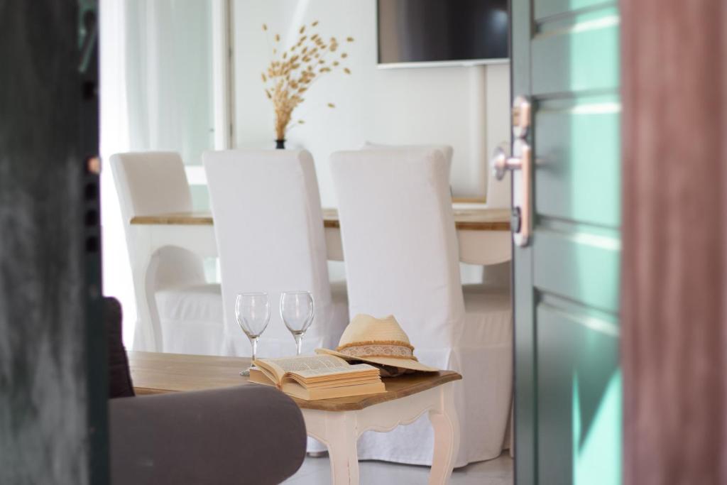 Edone' by PortofinoHomes photo 2