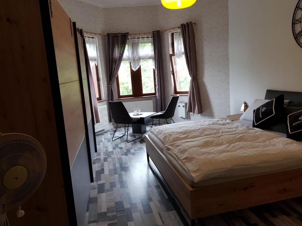Hotelzimmer im alten Reihenhaus auf der Stadtmauer photo 4