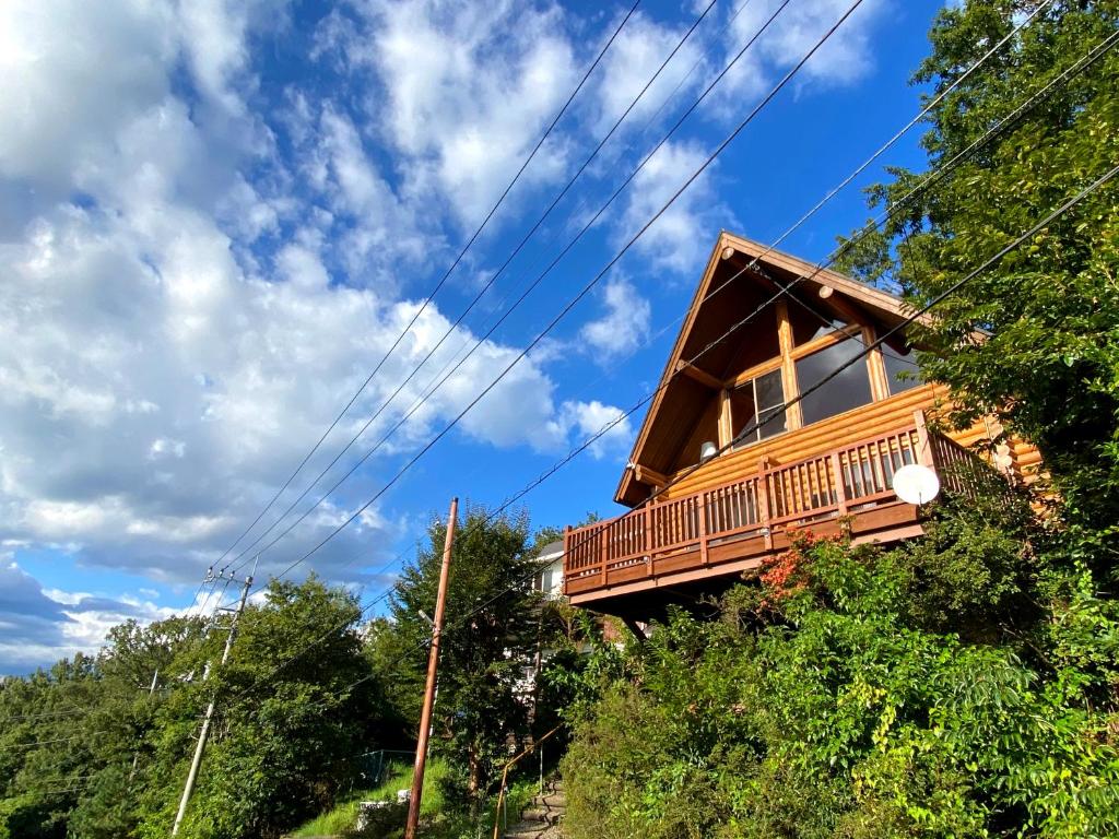 A Private Log House with Mt Fuji View & Piano - "Thangtong House Japan" photo 1
