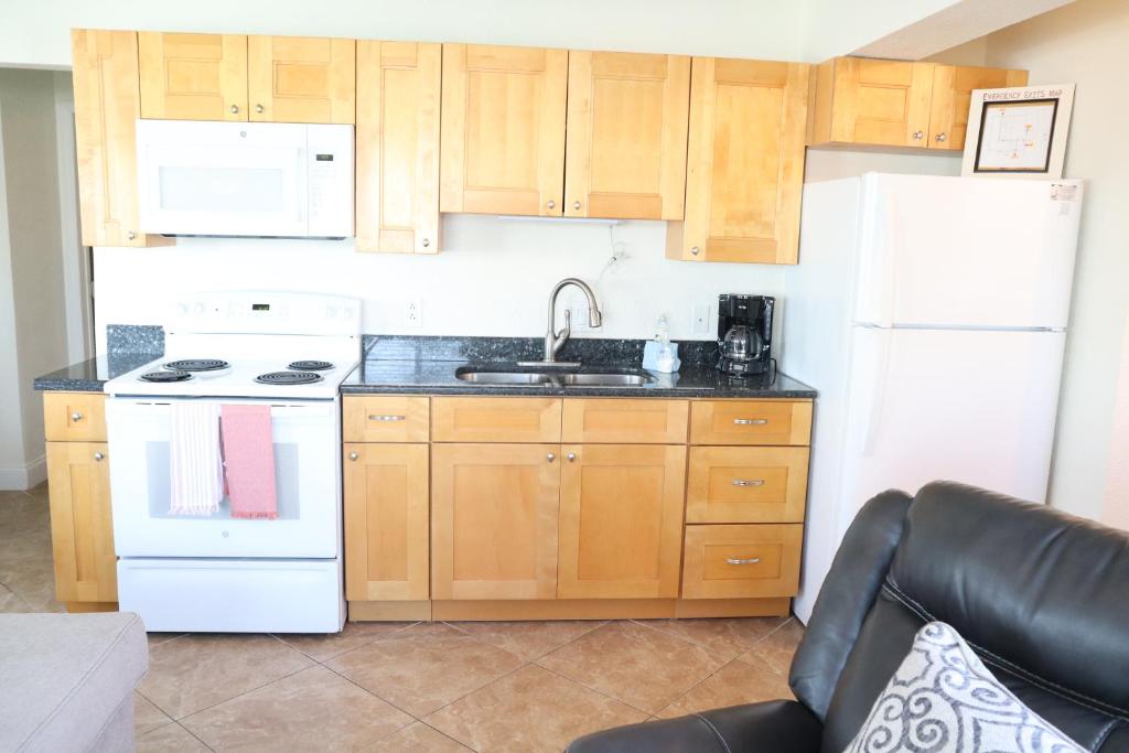 Oceanside, pet friendly, 2/2 smart home with paddle equip.-SUPs, kayaks photo 4