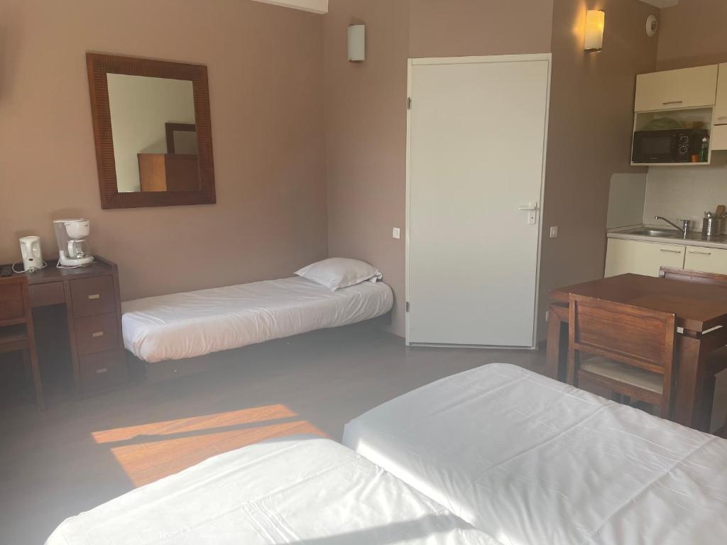 Villa Rambouillet Room Type - Triple Studio