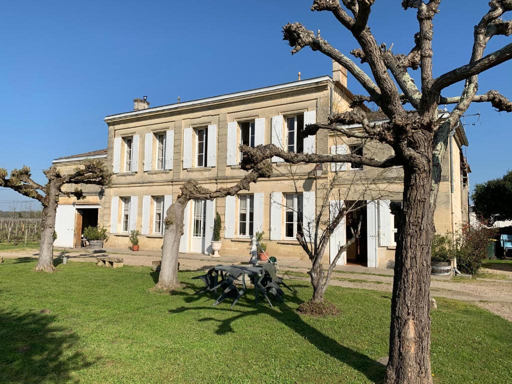 Château Roseyrol proche Saint-Emilion photo 1