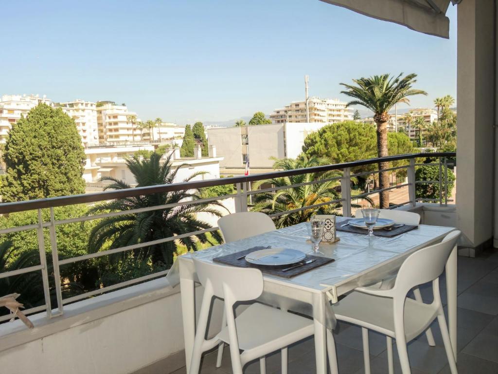 Apartment Cristal Croisette-1 by Interhome