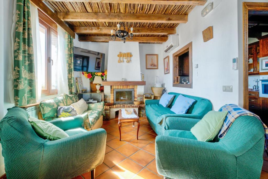 6 bedrooms villa with private pool furnished terrace and wifi at Puebla de Don Rodrigo photo 4