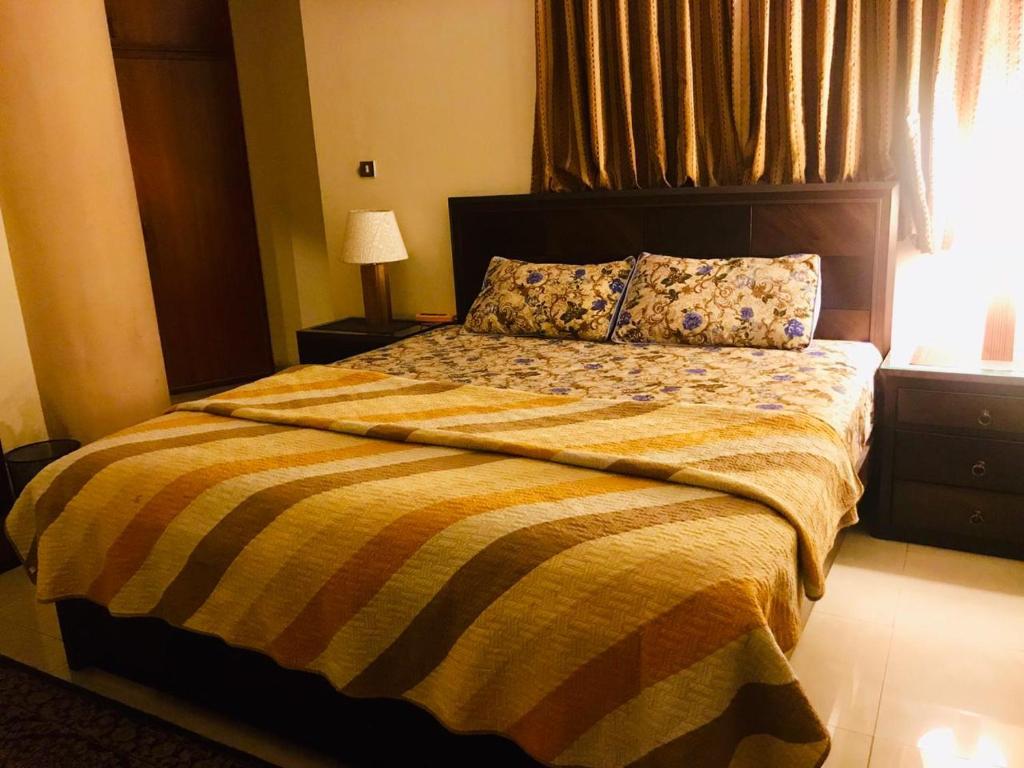2 Eden appartment in lahore photo 1