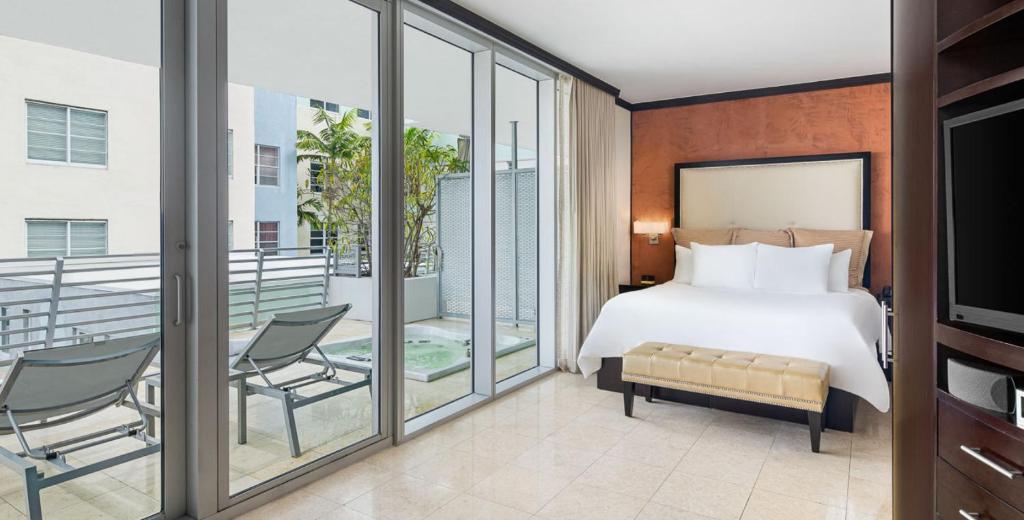 Апартаменты (Люкс Collins Avenue с балконом с гидромассажной ванной), SBV Luxury Ocean Hotel Suites