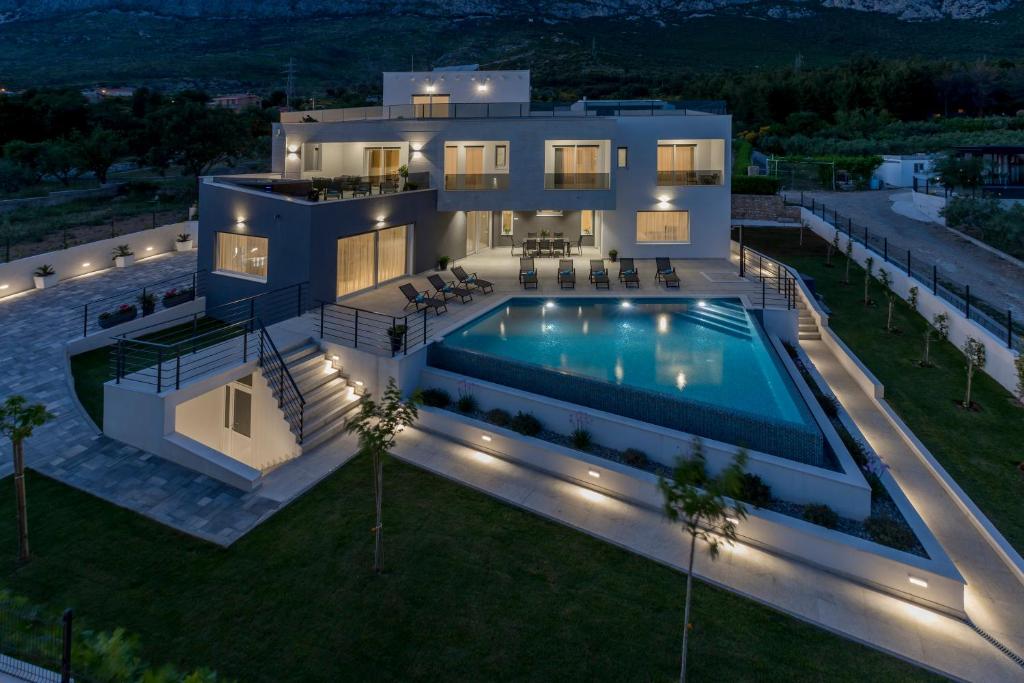 Luxurious Villa Meri photo 1
