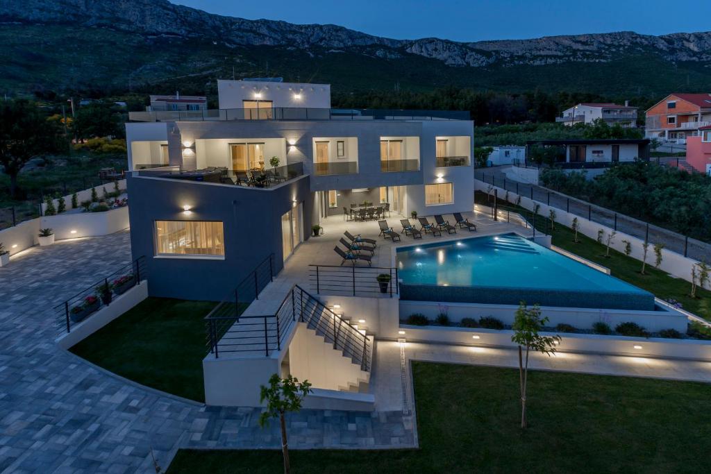 Luxurious Villa Meri photo 2