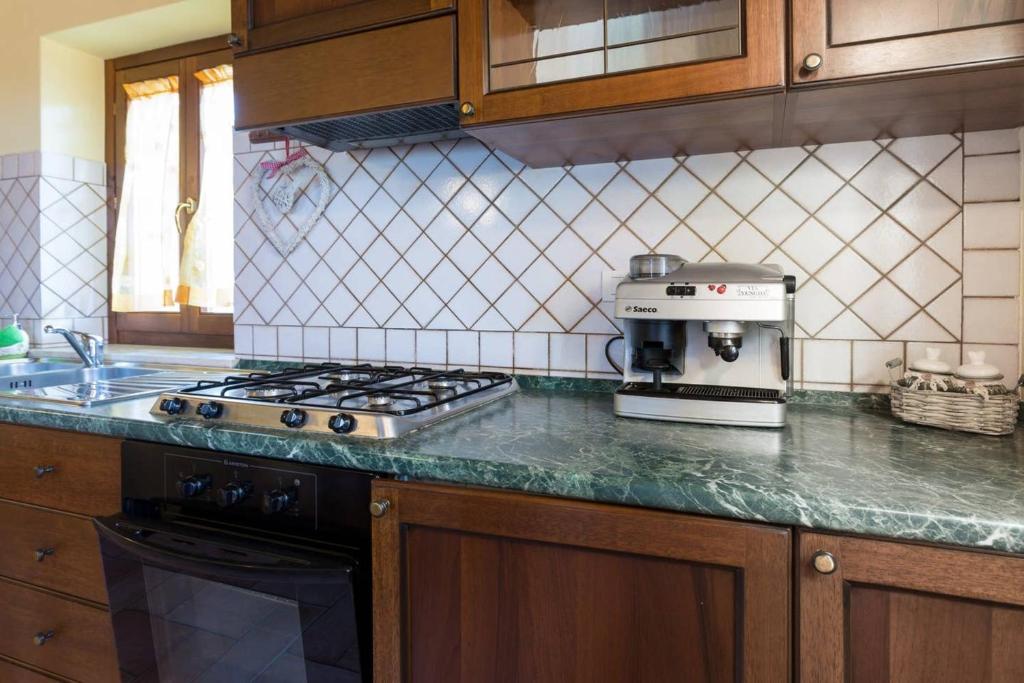 One bedroom house with city view enclosed garden and wifi at San Vitale photo 2