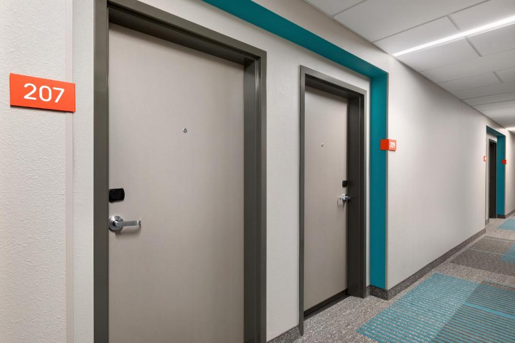 Avid Hotels Lexington - Hamburg Area, an IHG Hotel image