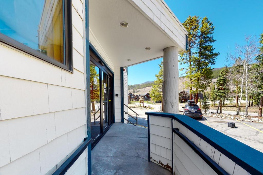 2914 River Bank Lodge - Keystone photo 3