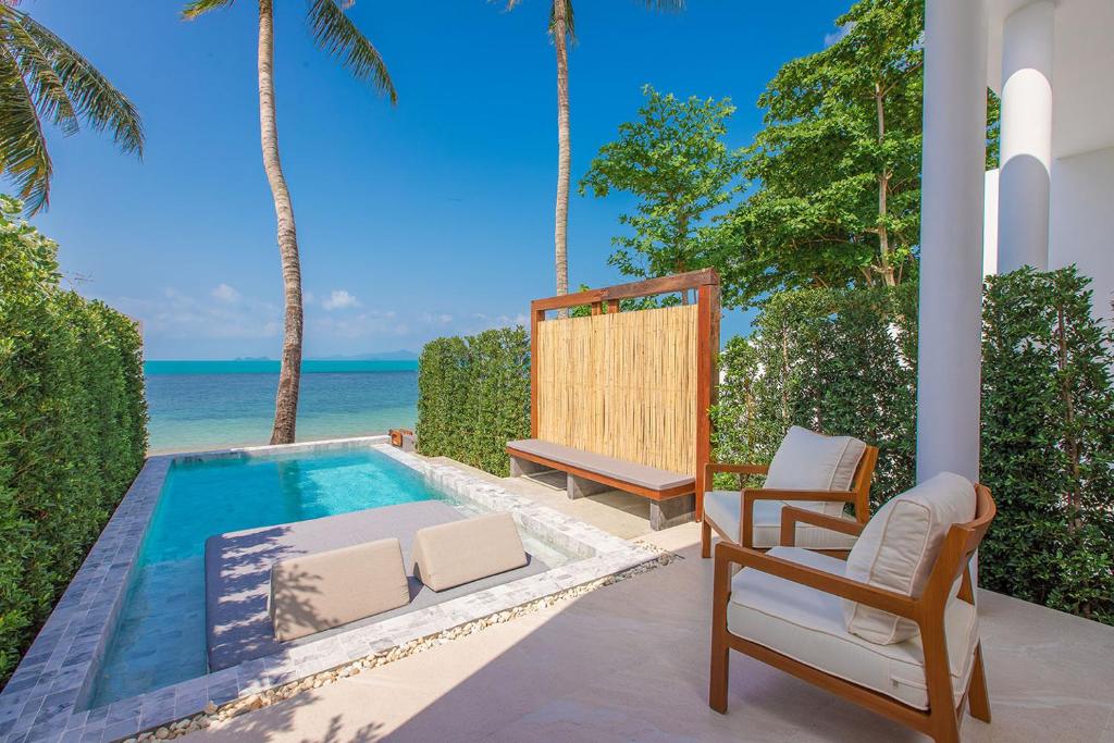 White Whale Beachfront Pool Villa photo 1
