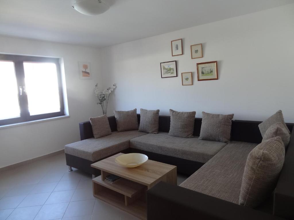 Modern island apartment with pool 80 meters from the sea A photo 3