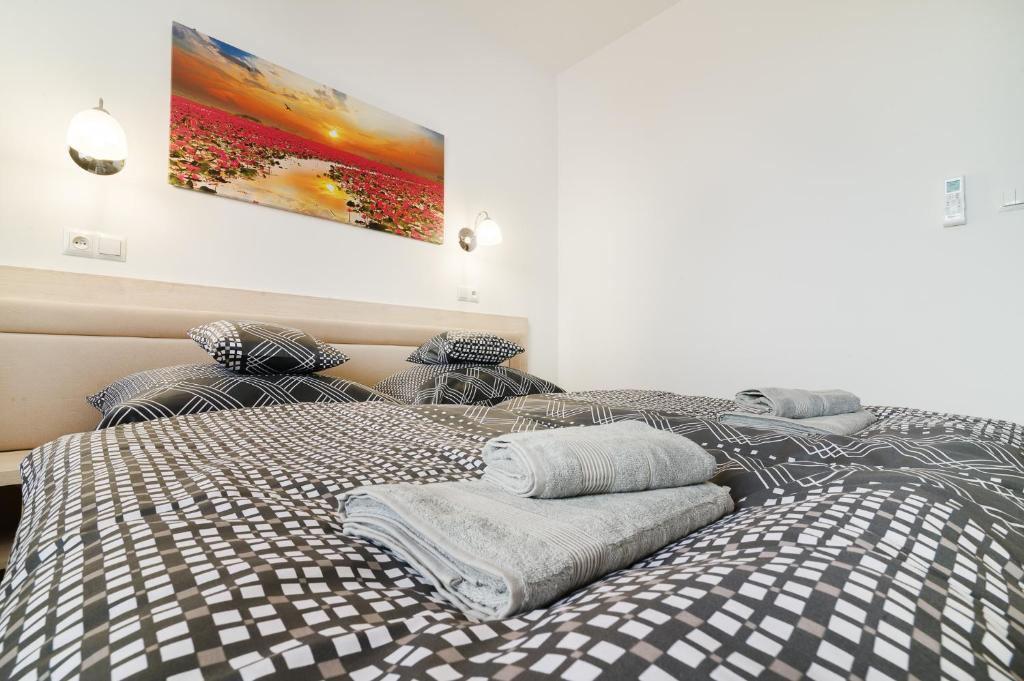 Astra Apartments Room Type - Deluxe Double Room
