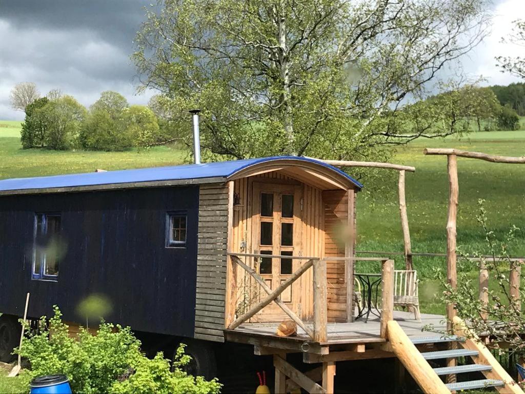 Der Zirkuswagen und das Elfenhaus photo 2