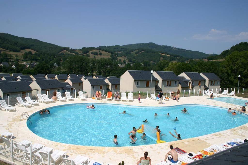 Appart T2 Village vacance 3 étoiles St Geniez d'Olt 2 piscines chauffées