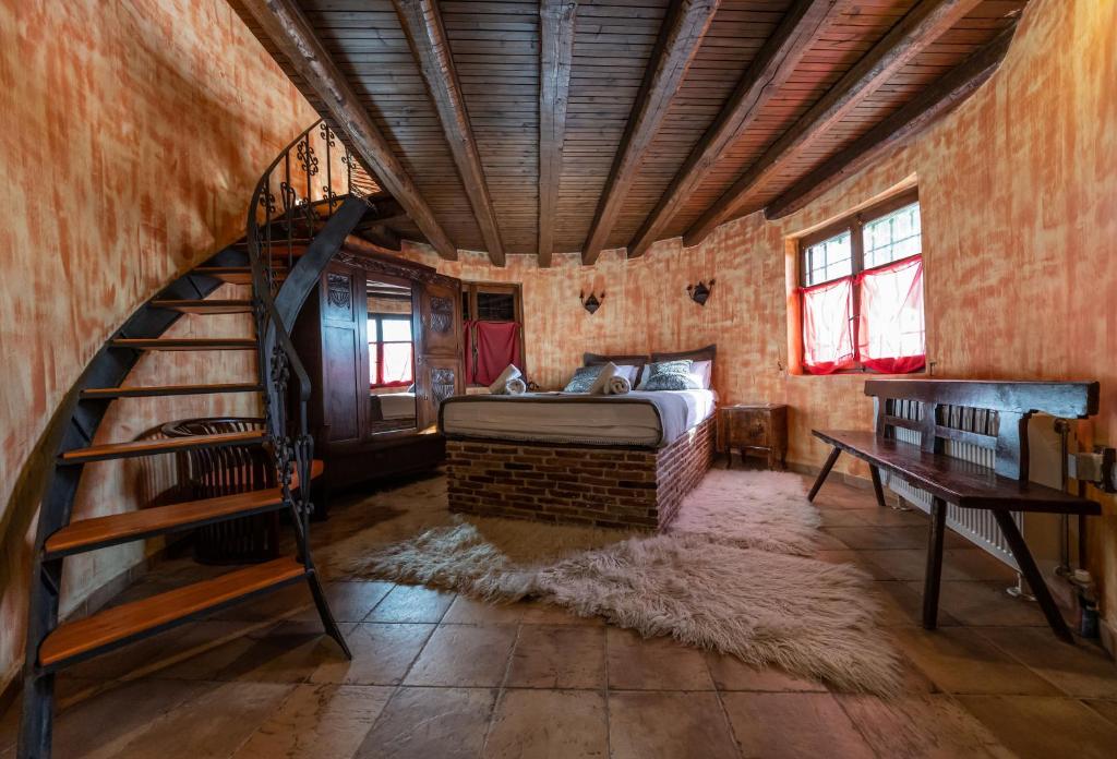 Vintage Stone House Where Calm Lives photo 2