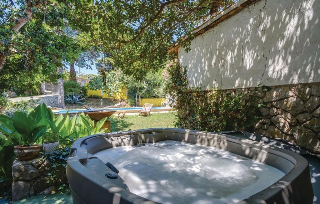 Holiday home in Mali Lošinj with Pool, Whirpool, Terrace, Air conditioning, Wi-Fi, Washing machine 4780-1 photo 2
