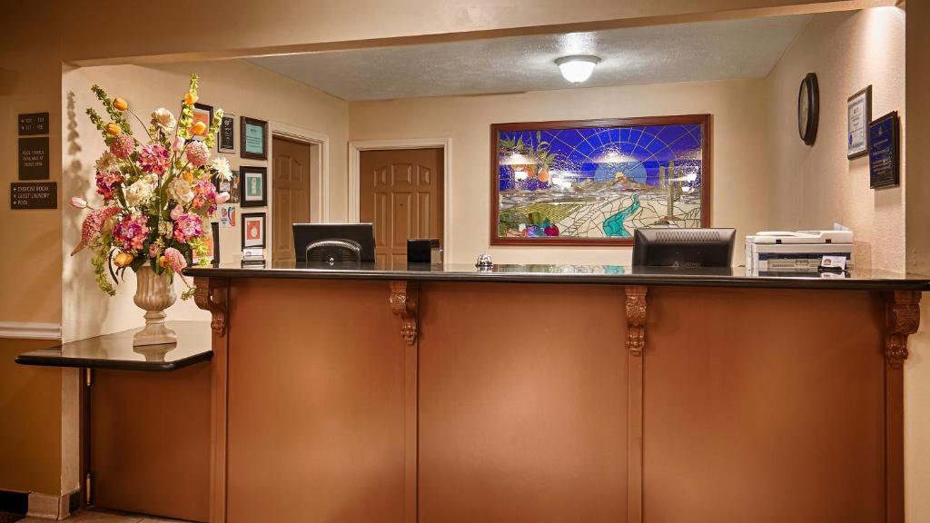 Best Western John Jay Inn image