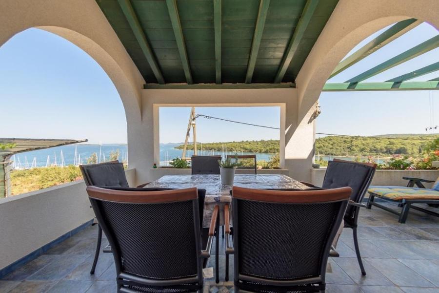 Holiday Home 3559-1 for 6 people in Veli Rat