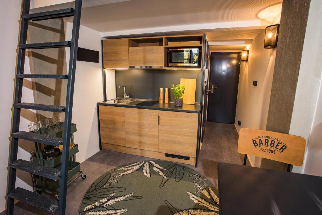 UrbanJungle - Your trendy loft in central Budapest - Tap to explore photos
