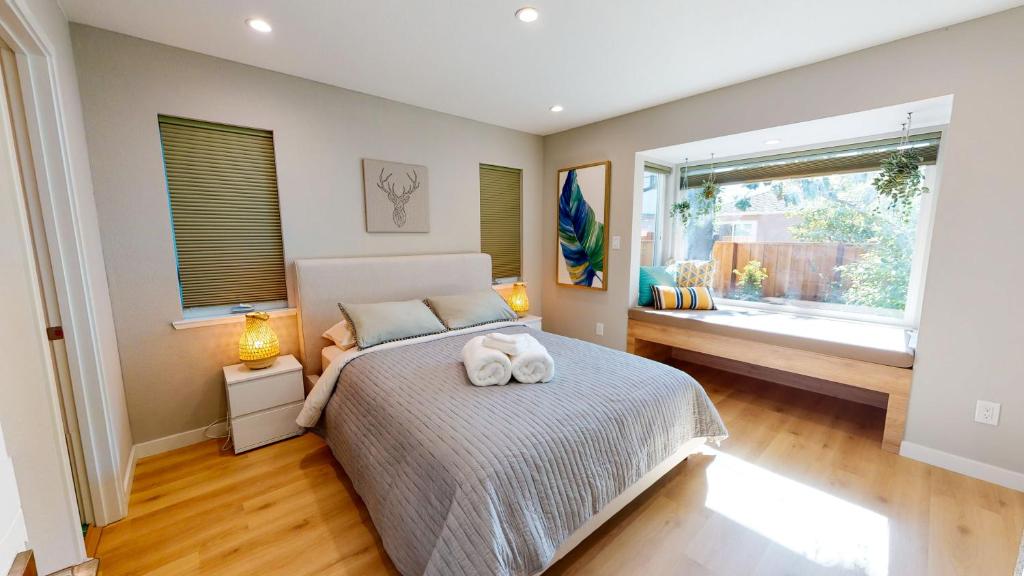 @ Marbella Lane - SJ Designer Home 3BR Ldry+P photo 2