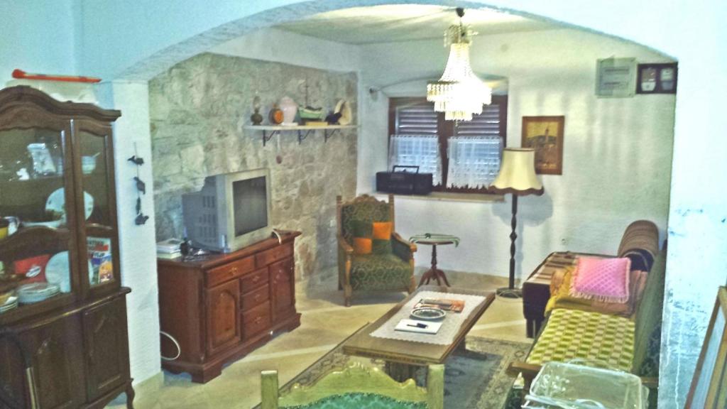 Apartment in Zlarin with balcony, W-LAN, washing machine (3813-2) photo 1