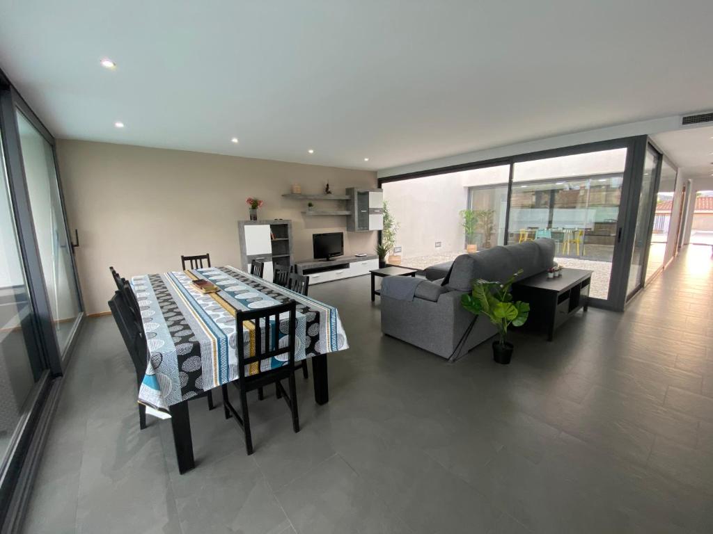 Modern Villa With Private Pool/ 400m To The Beach photo 1