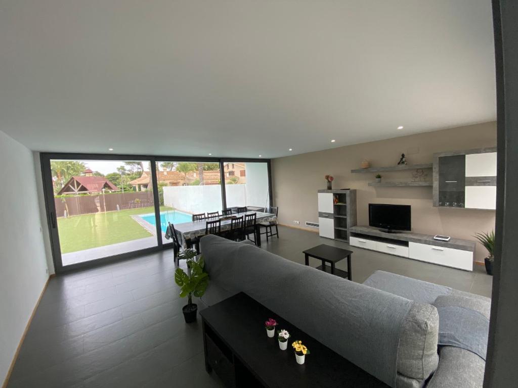 Modern Villa With Private Pool/ 400m To The Beach photo 2