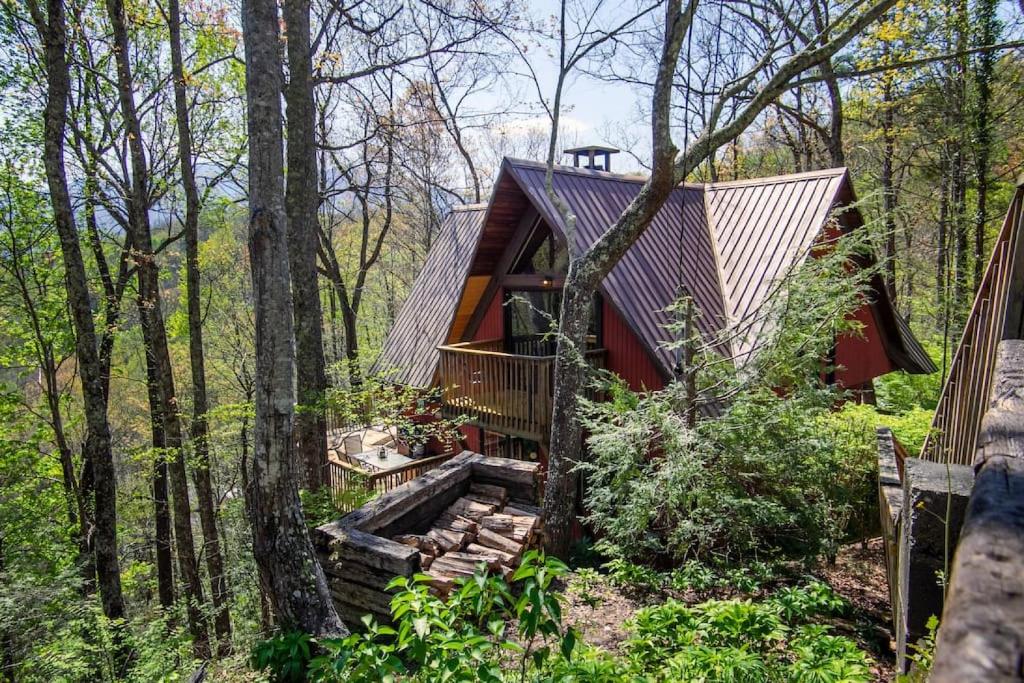 Bear View Chalet with hot tub and near Ober photo 2