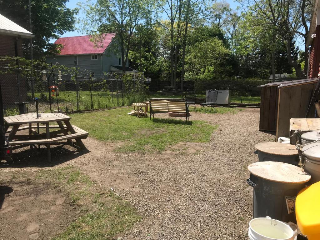 Earthquest Lodge photo 2