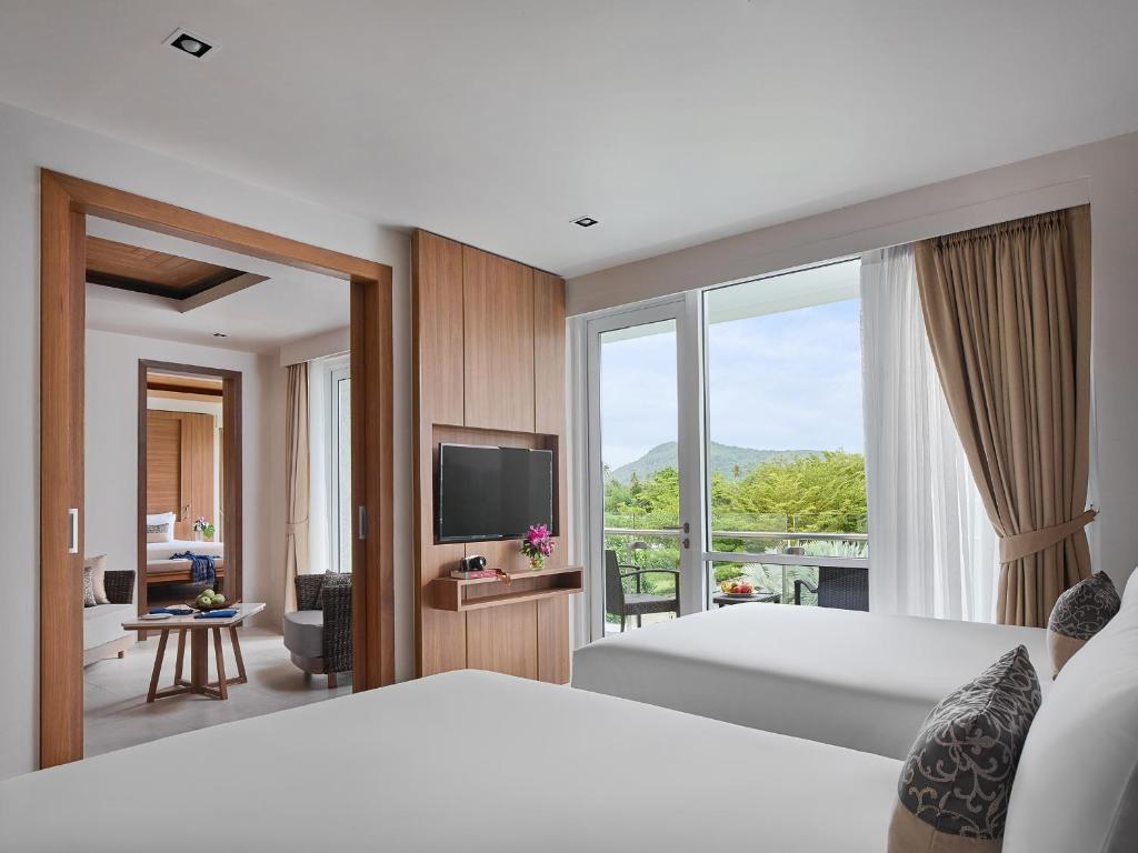 Сьюит (LL2B: Люкс Residence с 2 спальнями и балконом), Курортный отель Grand West Sands Resort & Villas Phuket