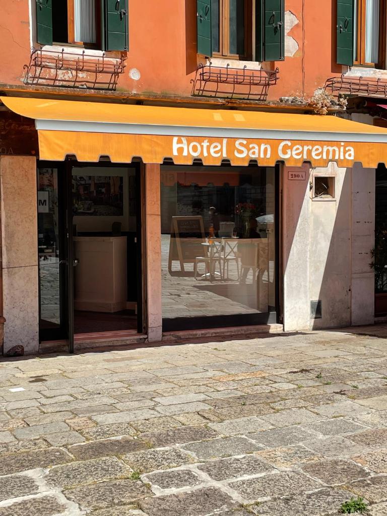 Hotel San Geremia - Tap to explore photos