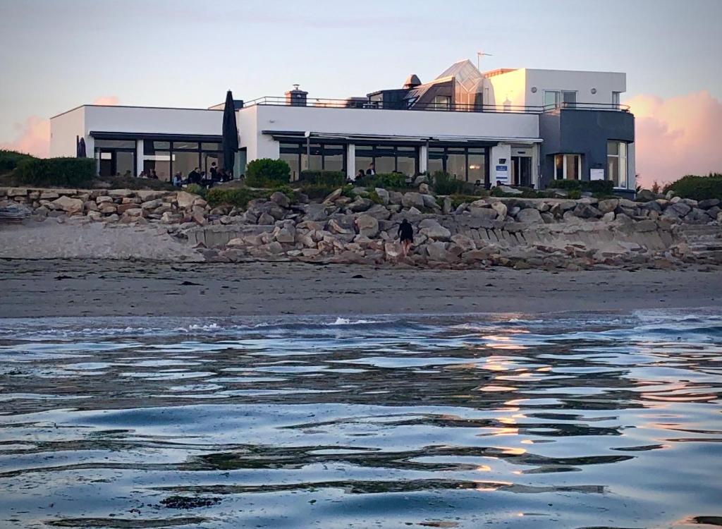 Hôtel & Restaurant LES MOUETTES - Larmor Plage, Proche de LORIENT